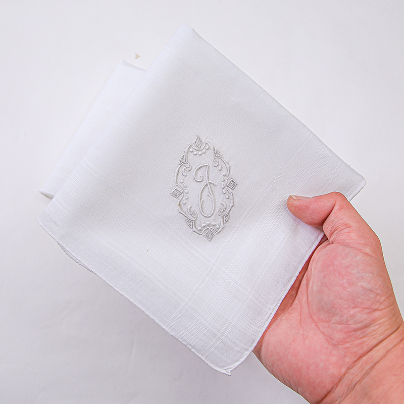 ชุด2ชิ้นสุดหรูผ้าเช็ดหน้าผ้าลิ - Monogrammed Handkerchief บทวิจารณ์และราคา